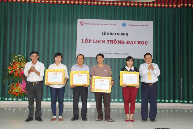 khai giảng đại học trà vinh 2017